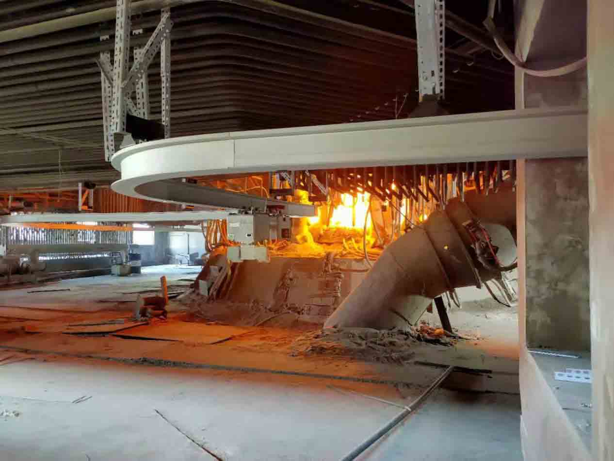 高防護(hù),多節(jié)式軌道巡檢機(jī)器人現(xiàn)已在山東某電石廠投運(yùn) 高防護(hù),多節(jié)式軌道巡檢機(jī)器人現(xiàn)已在山東某電石廠投運(yùn)