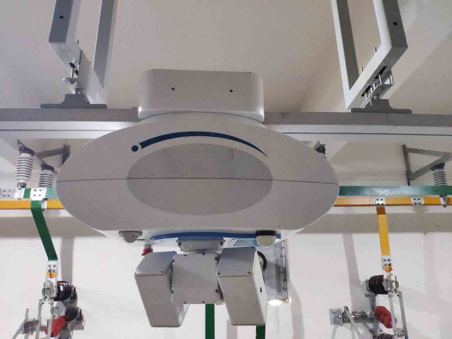 戶外輪式與機(jī)房軌道巡檢機(jī)器人配合使用于鄂爾多斯某變電站 戶外輪式與機(jī)房軌道巡檢機(jī)器人配合使用于鄂爾多斯某變電站